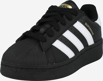 juoda ADIDAS ORIGINALS Sportbačiai 'Superstar Xlg': priekis