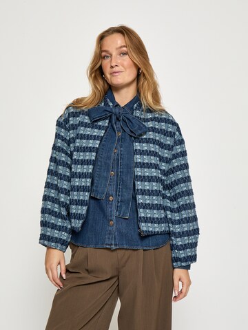 Peppercorn Jacke 'Linse' in Blau: Vorderseite