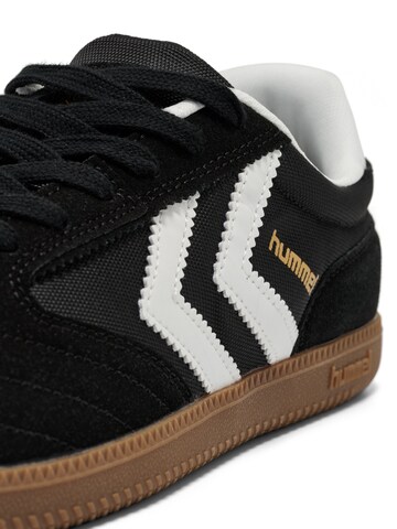 Baskets basses Hummel en noir