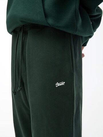 Pull&Bear Tapered Hose in Grün