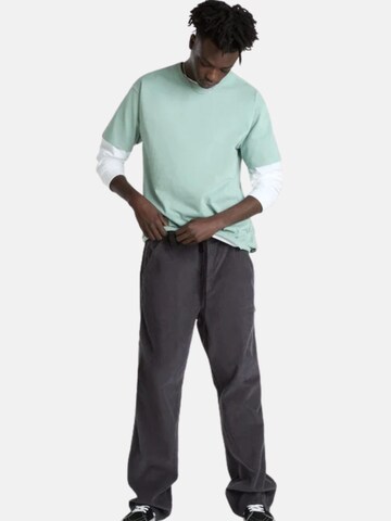 VANS Shirt 'VANS OFF THE WALL II SS T-SHIRT' in Green