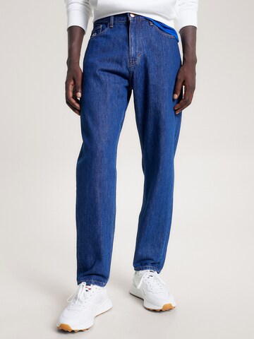 Tommy Jeans Tapered Jeans in Blau: Vorderseite