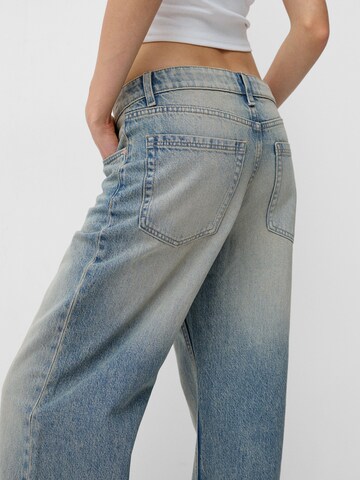 Bershka Loose fit Jeans in Blue