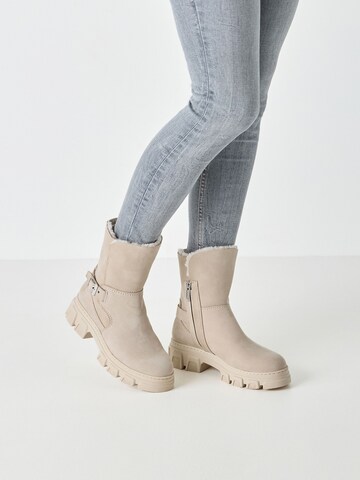 Bottines Tamaris en marron : devant