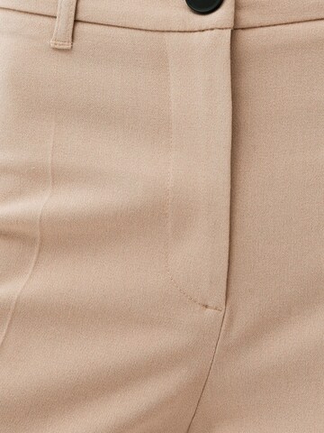 Wide leg Pantaloni con piega frontale di Bershka in beige