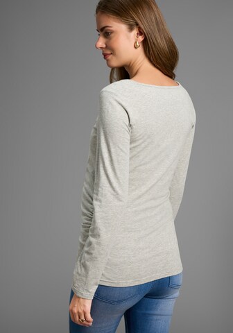 Neun Monate Shirt in Black