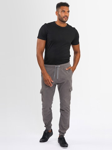 Alessandro Salvarini Tapered Cargo trousers in Grey