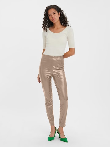 Coupe slim Leggings 'LANA' VERO MODA en marron