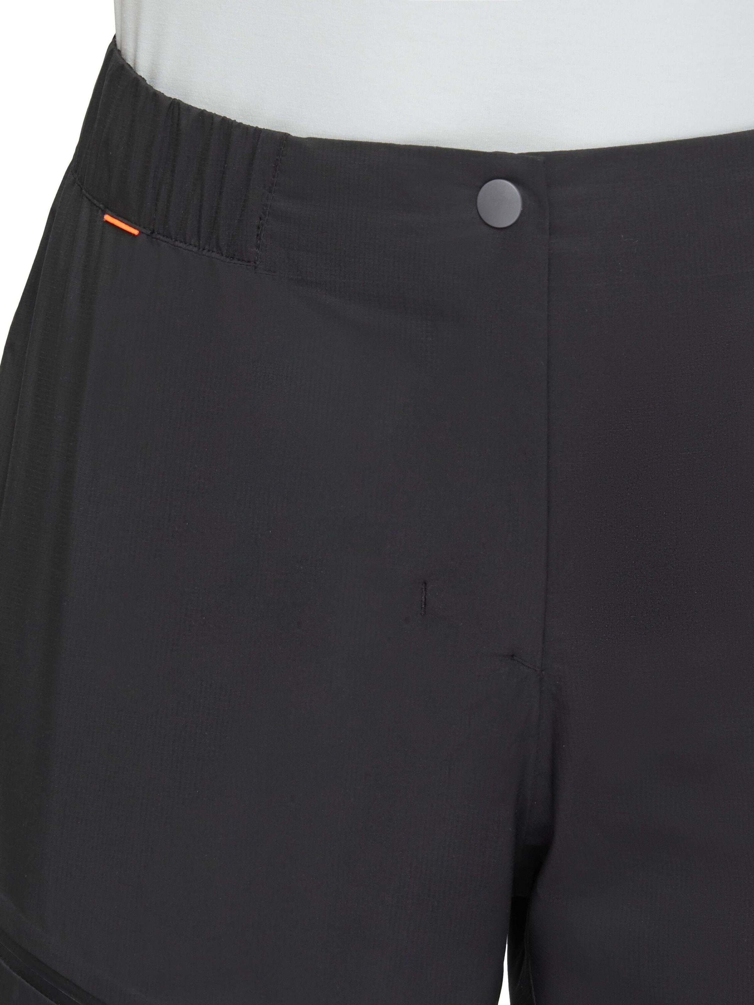 MAMMUT Regular Outdoor Pants 'Alto' in Black