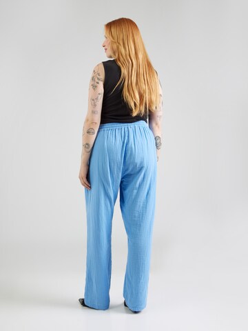 Loosefit Pantaloni 'CARTHYRA' di ONLY Carmakoma in blu