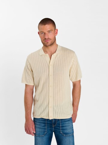 Le Temps Des Cerises Regular fit Overhemd 'NELAN' in Beige: voorkant