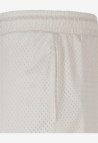 Regular Pantalon FUBU en blanc