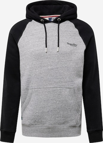 Superdry - Sweatshirt 'Essential' em cinzento: frente