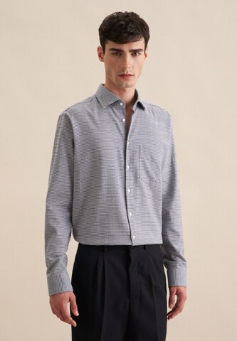 Coupe regular Chemise business SEIDENSTICKER en gris : devant