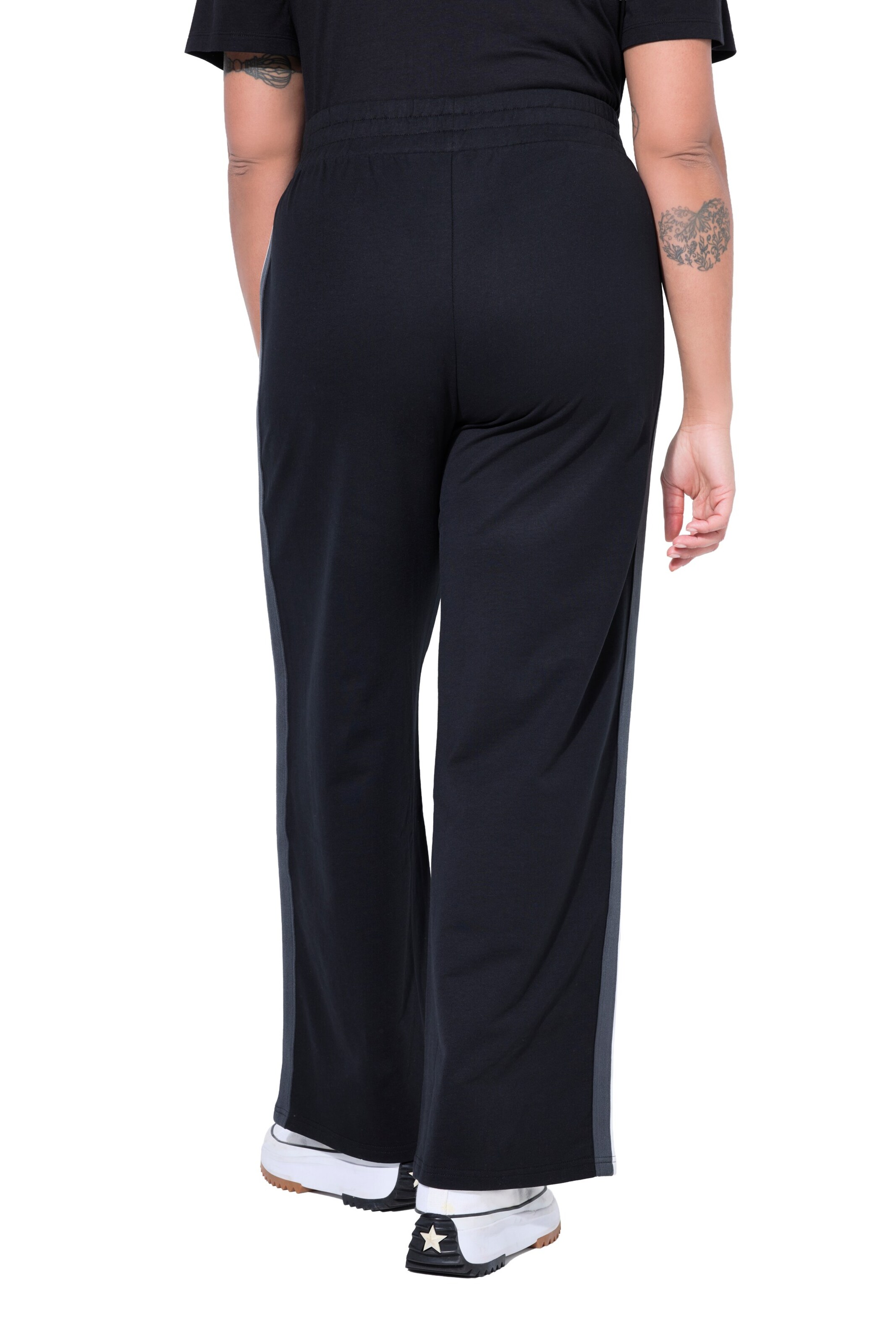 Angel of Style Regular Trousers in Black