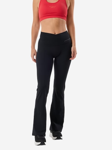 SWEDEMOUNT Bootcut Sportbroek 'Core' in Zwart: voorkant