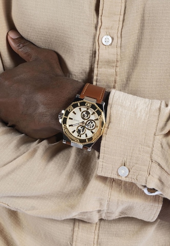 Orologio analogico 'Prime' di GUESS in marrone