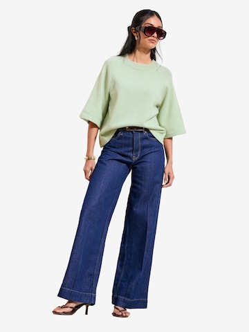 Friends Like These Пуловер в зелено: отпред