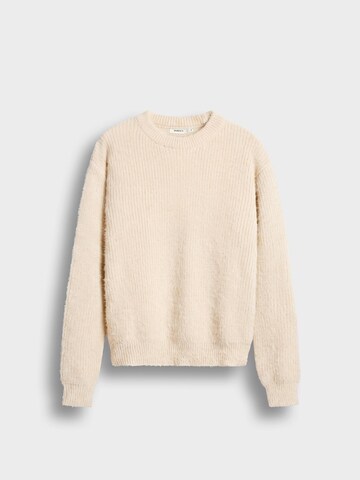 Burocs Sweater in White: front