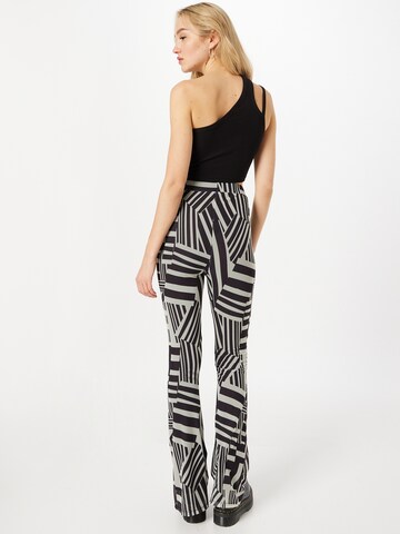 Regular Pantalon Nasty Gal en noir