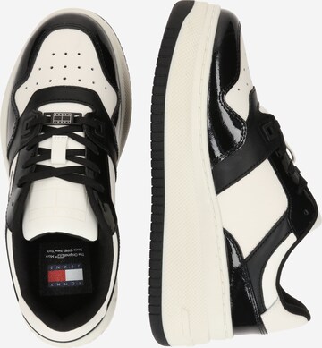 Tommy Jeans Hög sneaker 'Retro Basket' i vit