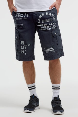 CAMP DAVID Regular Cargo Pants in Blue: front