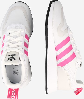 ADIDAS SPORTSWEAR - Sapatilhas 'Multix' em branco