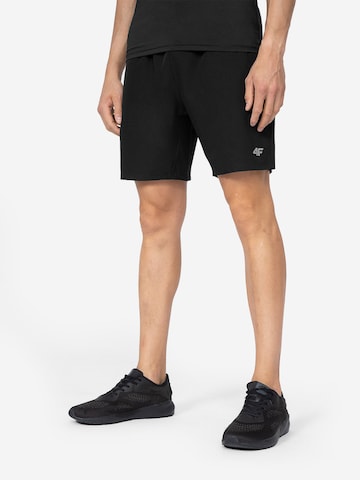 Regular Pantaloni sport de la 4F pe negru: față
