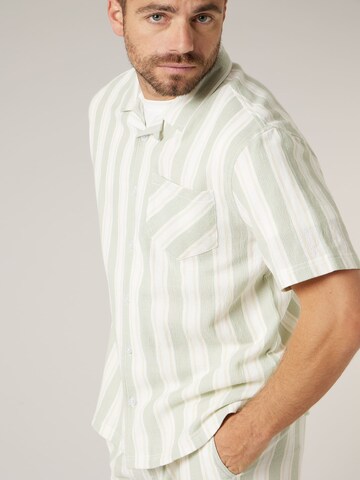 Coupe regular Chemise 'Curries' Deeluxe en vert