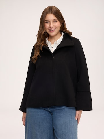 Cappotto di mezza stagione di Fiorella Rubino in nero