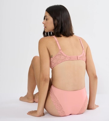 TRIUMPH Slip ' Amourette ' in Pink