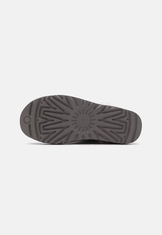 UGG Bootsit 'Classic Mini Heritage' värissä vihreä