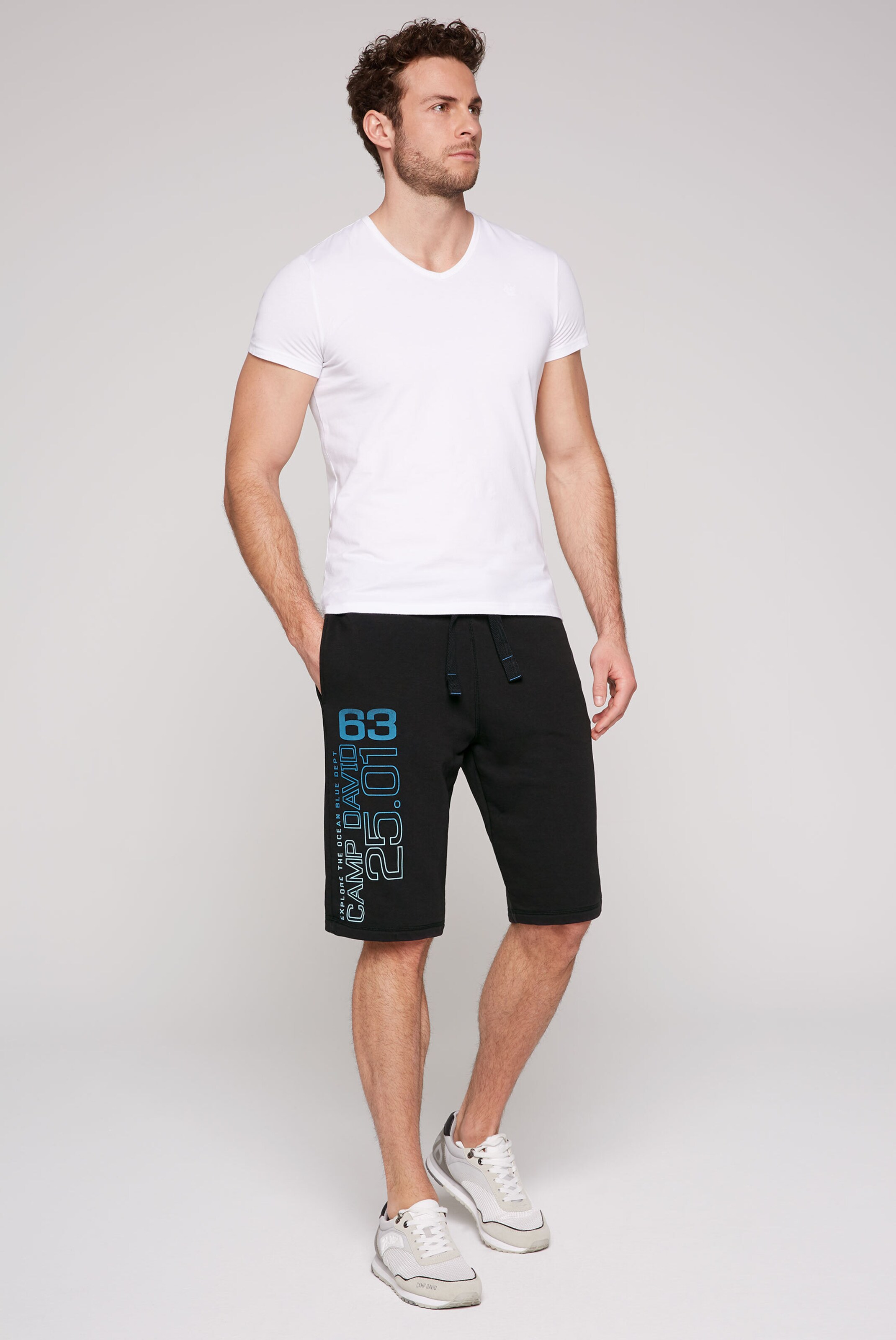 Männer Hosen CAMP DAVID Sweatshorts mit Colour Print in Schwarz - EJ71529 Männer Hosen CAMP DAVID Sweatshorts mit Colour Print in Schwarz - EJ71529