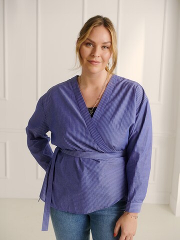 Guido Maria Kretschmer Curvy Bluse 'Nena' i blå: forside