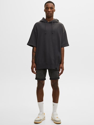 Pull&Bear Regular Shorts in Schwarz: predná strana