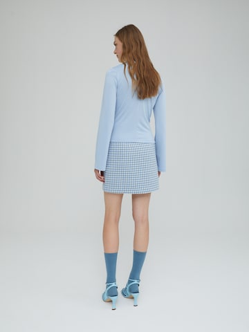 Tricou 'Juniper' de la EDITED pe albastru