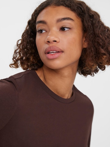 VERO MODA - Camiseta 'Molly' en marrón