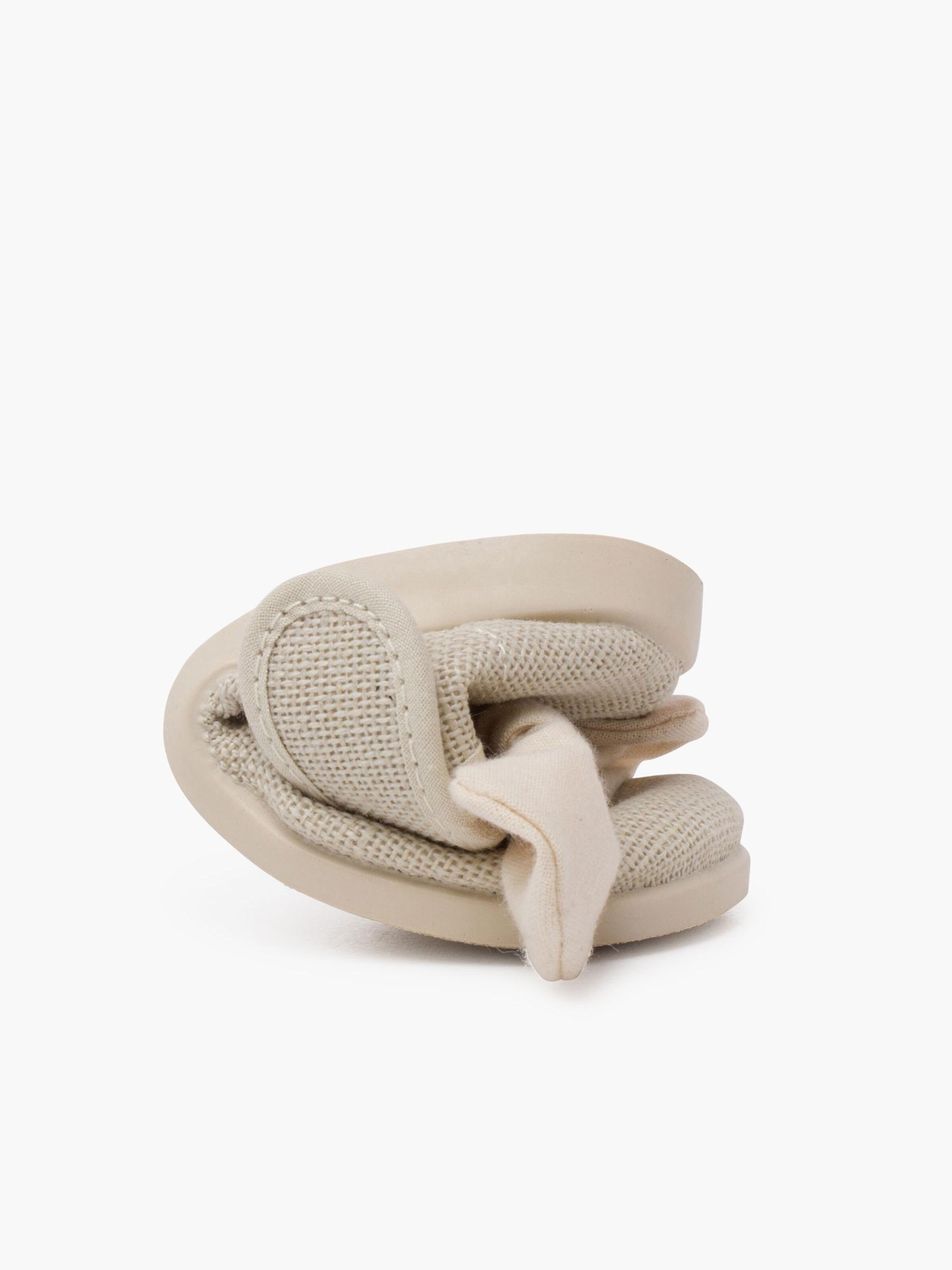 Pisamonas - Bailarina en beige