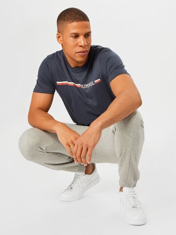 Hummel Tapered Sportbroek in Grijs