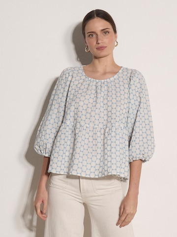 Apricot Blouse in Blauw: voorkant