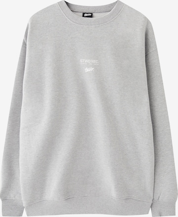 Pull&Bear Sweatshirt in Grijs: voorkant