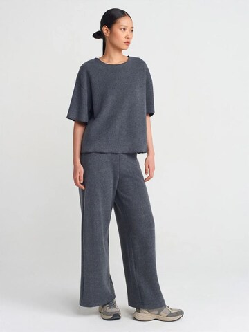 Dilvin T-Shirts in Grau