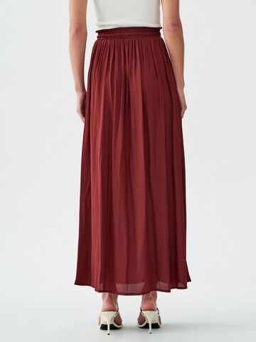 The Fated Skirt 'RELUDE' in Red: back