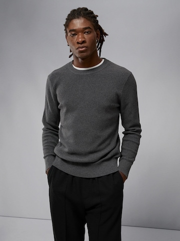 J.Lindeberg Sweater in Grey: front