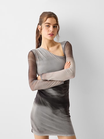 Robe Bershka en gris : devant