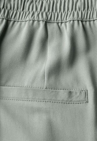 STREET ONE Loose fit Pants in Green