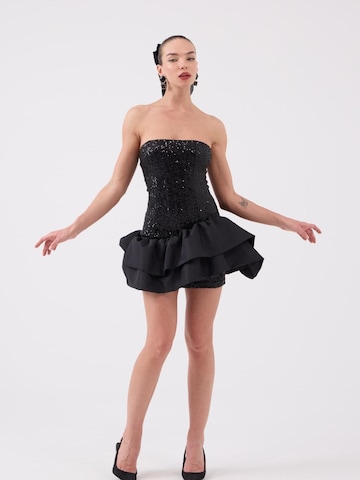 HOLLY LOLLY Sheath dress in Black: front