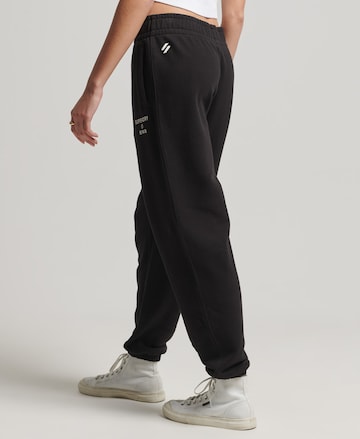 Superdry Tapered Hose in Schwarz