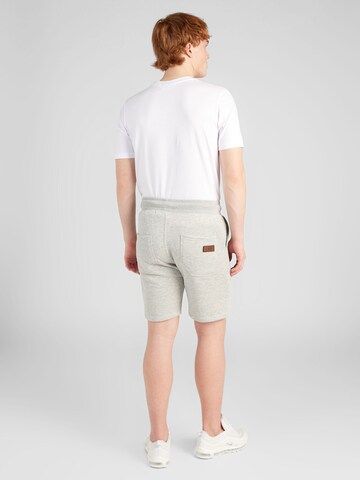 naketano Regular Shorts in Grau