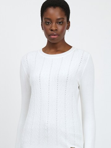 Influencer Pullover in Weiß